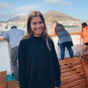 Meet your Posher, Andrea